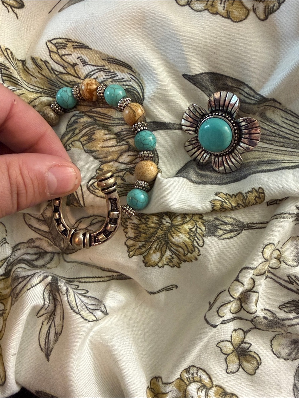 Turquoise Bead Stretch Bracelet ‎ and flower ring bundle